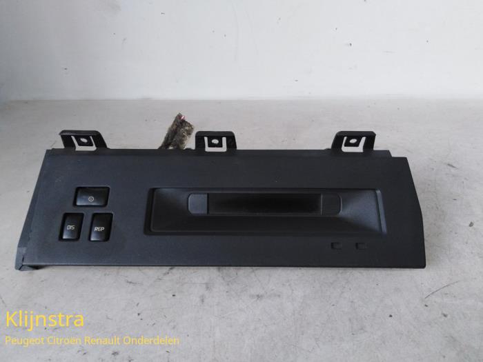 Gebruikte Display Interieur Renault Safrane II 2.5 20V RXE,RXT Prijs op aanvraag aangeboden door Fa. Klijnstra & Zn. VOF