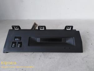 Gebruikte Display Interieur Renault Safrane II 2.5 20V RXE,RXT Prijs op aanvraag aangeboden door Fa. Klijnstra & Zn. VOF