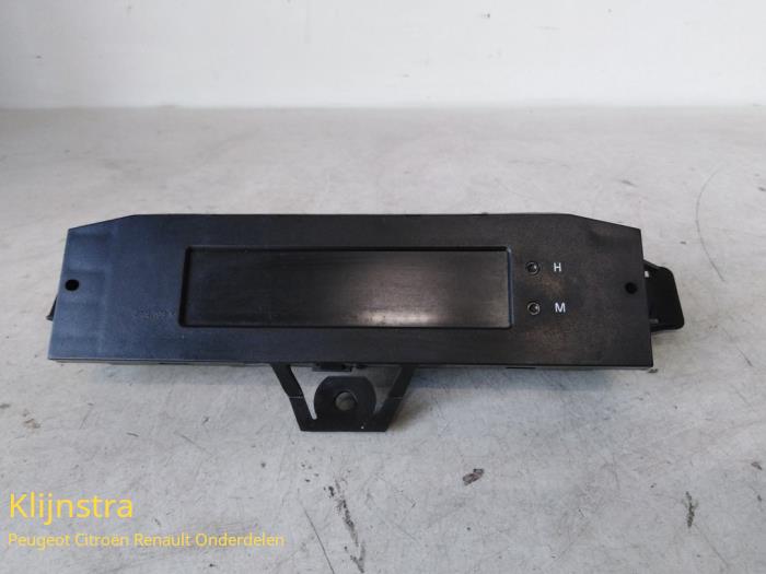 Gebruikte Display Interieur Renault Twingo (C06) 1.2 SPi Phase I Prijs € 65,00 Margeregeling aangeboden door Fa. Klijnstra & Zn. VOF