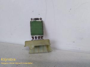 Gebruikte Kachel Weerstand Renault Master II (JD) 2.8 dTi T28 Prijs op aanvraag aangeboden door Fa. Klijnstra & Zn. VOF