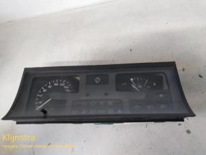 Gebruikte Kilometerteller KM Renault 9 (L42) 1.2 Broadway,C,TC Prijs op aanvraag aangeboden door Fa. Klijnstra & Zn. VOF