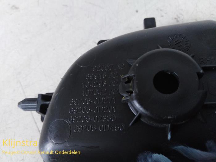 Portiergreep 4Deurs rechts-voor van een Peugeot 108 1.0 12V 2016