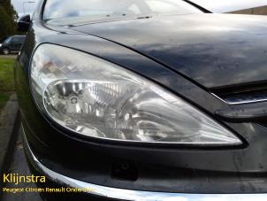 Gebruikte Koplamp rechts Peugeot 607 (9D/U) 2.0 HDi 16V FAP Prijs op aanvraag aangeboden door Fa. Klijnstra & Zn. VOF