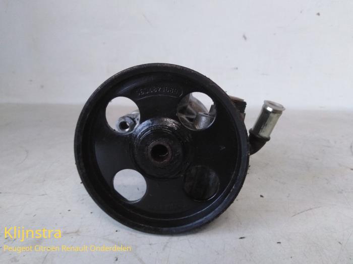 Gebruikte Pomp Servo Peugeot 306 Break (7E) 1.9 D Prijs op aanvraag aangeboden door Fa. Klijnstra & Zn. VOF