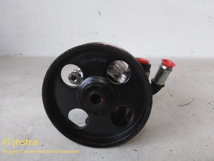 Gebruikte Pomp Servo Peugeot 306 Break (7E) 1.9 D Prijs op aanvraag aangeboden door Fa. Klijnstra & Zn. VOF