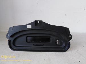 Gebruikte Display Interieur Renault Clio II (BB/CB) 1.4 Prijs op aanvraag aangeboden door Fa. Klijnstra & Zn. VOF