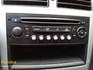 Gebruikte Radio Peugeot 307 SW (3H) 1.6 16V Prijs op aanvraag aangeboden door Fa. Klijnstra & Zn. VOF