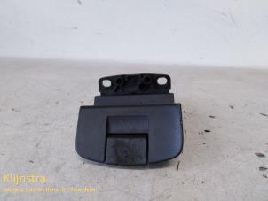 Gebruikte Handrem schakelaar Renault Espace (JK) 3.0 dCi V6 24V Grand Espace Kat. Prijs € 49,00 Margeregeling aangeboden door Fa. Klijnstra & Zn. VOF