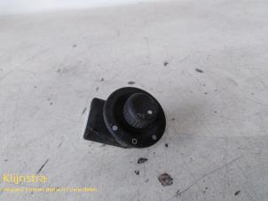 Gebruikte Spiegel Schakelaar Renault Grand Scénic II (JM) 1.9 dCi 120 Prijs op aanvraag aangeboden door Fa. Klijnstra & Zn. VOF