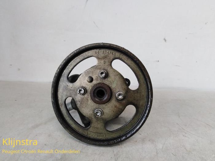 Gebruikte Pomp Servo Peugeot 306 (7A/C/S) 1.4 XN,XR,XA,XRA Kat. Prijs op aanvraag aangeboden door Fa. Klijnstra & Zn. VOF