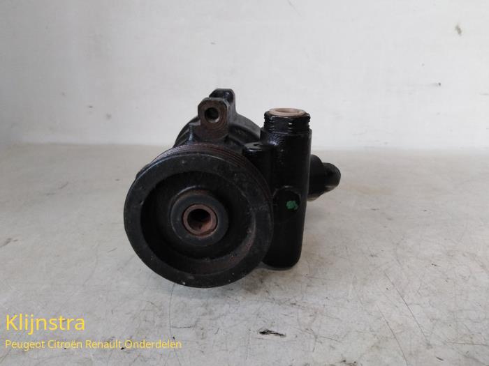 Gebruikte Servopomp Peugeot 605 (6B) 3.0 SV Prijs € 75,00 Margeregeling aangeboden door Fa. Klijnstra & Zn. VOF