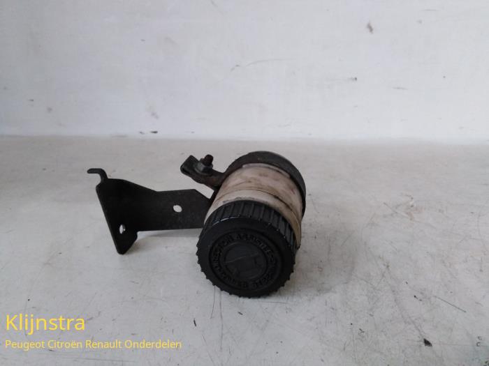 Gebruikte Servo Oliereservoir Citroen Saxo 1.4i SX,VSX Prijs op aanvraag aangeboden door Fa. Klijnstra & Zn. VOF