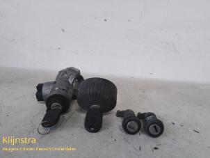 Gebruikte Slotenset Peugeot Boxer (230L) 2.5TD di 320M 12V Prijs op aanvraag aangeboden door Fa. Klijnstra & Zn. VOF