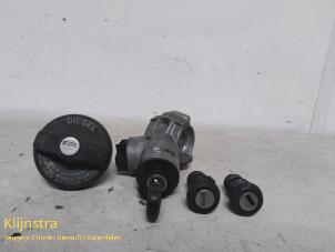 Gebruikte Slotenset Peugeot Boxer (230L) 2.8 HDi Prijs op aanvraag aangeboden door Fa. Klijnstra & Zn. VOF