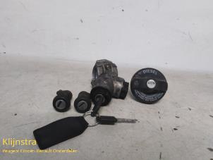 Gebruikte Slotenset Peugeot Boxer (230L) 2.5D 270C 12V Prijs op aanvraag aangeboden door Fa. Klijnstra & Zn. VOF