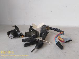 Gebruikte Slotenset Peugeot 406 Coupé (8C) 2.9 V6 24V Prijs op aanvraag aangeboden door Fa. Klijnstra & Zn. VOF