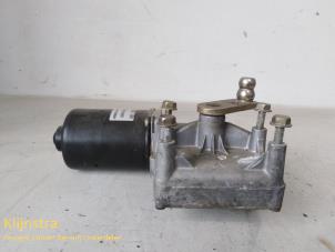 Gebruikte Ruitenwissermotor achter Peugeot 307 (3A/C/D) 2.0 HDi 90 Prijs op aanvraag aangeboden door Fa. Klijnstra & Zn. VOF