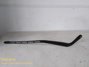 Gebruikte Ruitenwisserarm voor Peugeot 307 Prijs op aanvraag aangeboden door Fa. Klijnstra & Zn. VOF