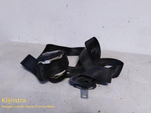 Gebruikte Veiligheidsgordel links-voor Peugeot 306 (7A/C/S) 1.4 XN,XR,XA,XRA Kat. Prijs € 55,00 Margeregeling aangeboden door Fa. Klijnstra & Zn. VOF