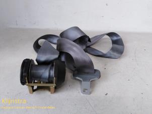 Gebruikte Veiligheidsgordel midden-achter Peugeot 406 (8B) 1.9 dt Prijs € 40,00 Margeregeling aangeboden door Fa. Klijnstra & Zn. VOF
