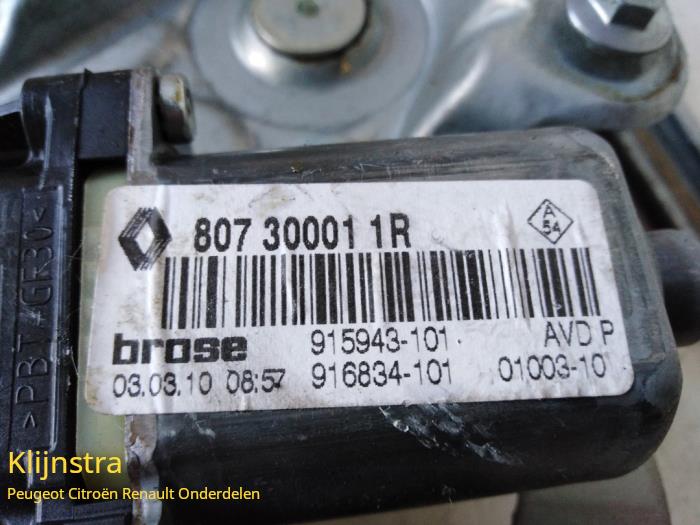 Ruitmechaniek 4Deurs rechts-voor van een Renault Megane 2010