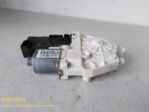 Gebruikte Portierruitmotor Peugeot 407 (6D) 1.6 HDi 16V Prijs op aanvraag aangeboden door Fa. Klijnstra & Zn. VOF