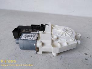 Gebruikte Motor electrisch raam Peugeot 407 SW (6E) 2.0 HDiF 16V Prijs op aanvraag aangeboden door Fa. Klijnstra & Zn. VOF