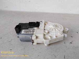Gebruikte Portierruitmotor Peugeot 407 (6D) 1.6 HDi 16V Prijs op aanvraag aangeboden door Fa. Klijnstra & Zn. VOF