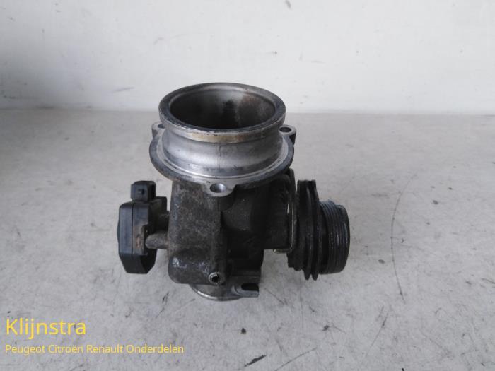 Gebruikte Gasklephuis Peugeot 205 I (741A/C) 1.9 GTi Prijs op aanvraag aangeboden door Fa. Klijnstra & Zn. VOF