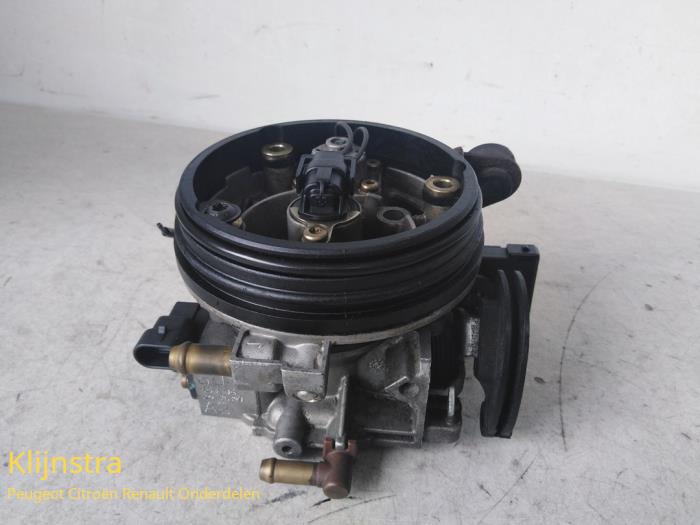Gebruikte Gasklephuis Peugeot 306 (7B) 1.4 SL,SR Prijs op aanvraag aangeboden door Fa. Klijnstra & Zn. VOF