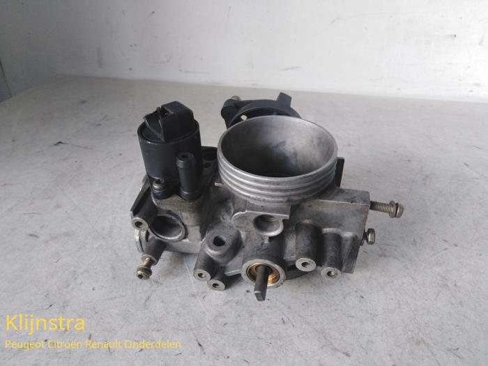 Gebruikte Gasklephuis Peugeot 406 (8B) 1.8 Prijs op aanvraag aangeboden door Fa. Klijnstra & Zn. VOF