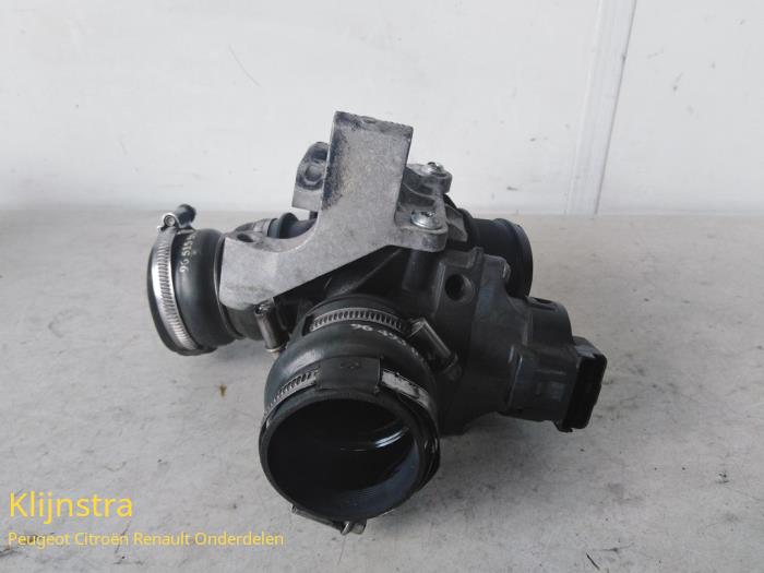 Gebruikte Gasklephuis Peugeot 407 (6D) 1.6 HDi 16V Prijs op aanvraag aangeboden door Fa. Klijnstra & Zn. VOF