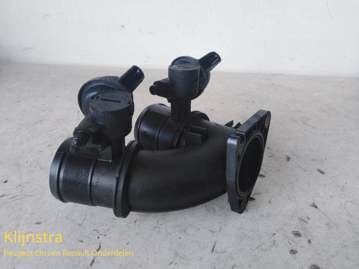 Gebruikte Gasklephuis Peugeot 406 Coupé (8C) 2.2 HDI 16V FAP Prijs op aanvraag aangeboden door Fa. Klijnstra & Zn. VOF