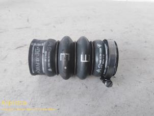 Gebruikte Intercooler Slang Peugeot 207/207+ (WA/WC/WM) 1.6 HDi 16V Prijs op aanvraag aangeboden door Fa. Klijnstra & Zn. VOF