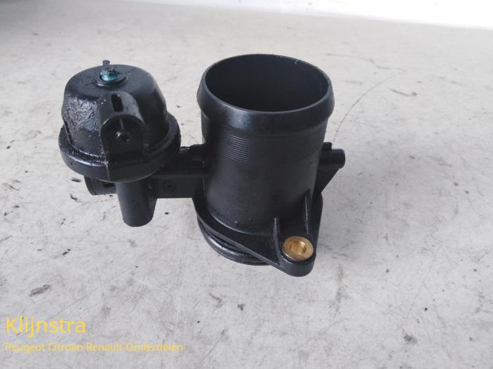 Gebruikte Gasklephuis Peugeot 406 Break (8E/F) 2.2 HDi 16V FAP Prijs op aanvraag aangeboden door Fa. Klijnstra & Zn. VOF