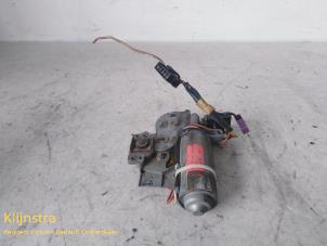 Gebruikte Schuifdak Motor Peugeot 405 I (15B) Prijs op aanvraag aangeboden door Fa. Klijnstra & Zn. VOF