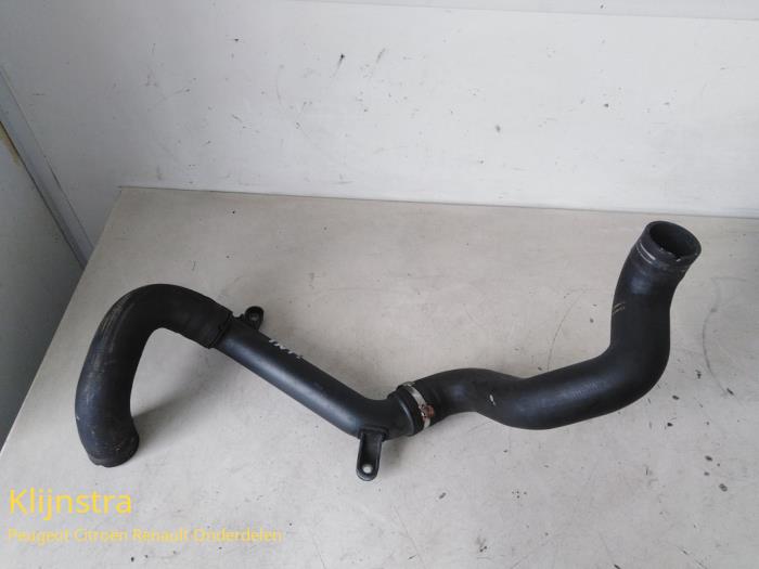 Gebruikte Intercooler Slang Peugeot Bipper (AA) 1.4 HDi Prijs € 50,00 Margeregeling aangeboden door Fa. Klijnstra & Zn. VOF