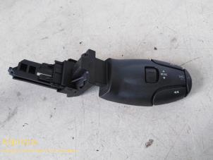 Gebruikte Radiobediening Stuur Peugeot 307 CC (3B) 1.6 16V Prijs € 15,00 Margeregeling aangeboden door Fa. Klijnstra & Zn. VOF