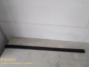 Nieuwe Portierlijst Peugeot 306 (7B) Prijs € 42,35 Inclusief btw aangeboden door Fa. Klijnstra & Zn. VOF