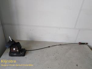 Gebruikte Schakelmechaniek Citroen C5 I Berline (DC) 2.2 HDi 16V FAP Prijs € 135,00 Margeregeling aangeboden door Fa. Klijnstra & Zn. VOF