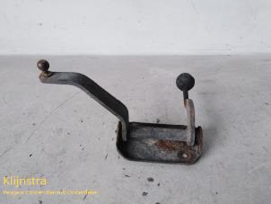 Gebruikte Versnellingsbak Steun Peugeot 106 II 1.4 XN,XR,XS,XT Prijs op aanvraag aangeboden door Fa. Klijnstra & Zn. VOF