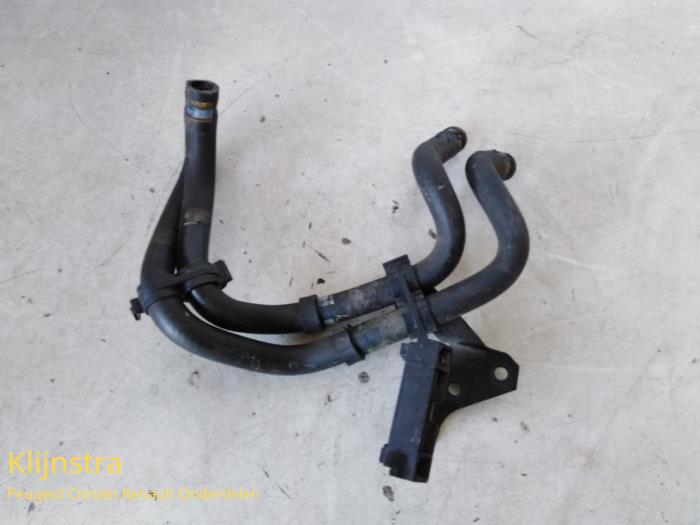 Gebruikte Intercooler Slang Peugeot Boxer (244) 2.8 HDi 127 Prijs op aanvraag aangeboden door Fa. Klijnstra & Zn. VOF
