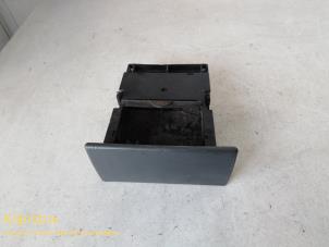 Gebruikte Asbak voor Peugeot Boxer (230L) 2.5D 320L 12V Prijs € 39,00 Margeregeling aangeboden door Fa. Klijnstra & Zn. VOF