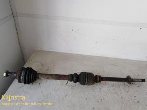 Gebruikte Aandrijfas rechts-voor Peugeot 406 (8B) 2.0 S,SL,ST,STX 16V Prijs op aanvraag aangeboden door Fa. Klijnstra & Zn. VOF
