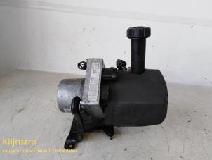 Gebruikte Pomp Servo Peugeot 407 SW (6E) 2.0 HDiF 16V Prijs op aanvraag aangeboden door Fa. Klijnstra & Zn. VOF