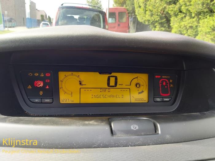 Gebruikte Display Interieur Citroen C4 Picasso (UD/UE/UF) 1.8 16V Prijs op aanvraag aangeboden door Fa. Klijnstra & Zn. VOF