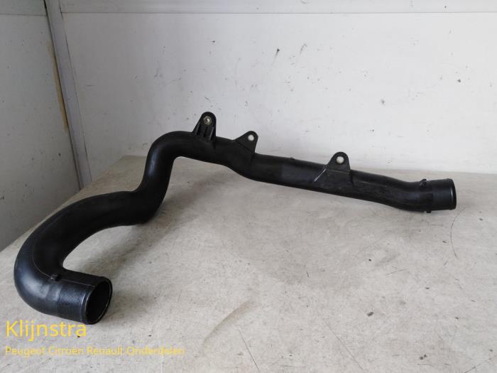 Gebruikte Intercooler Slang Peugeot 406 (8B) 1.9 dt Prijs op aanvraag aangeboden door Fa. Klijnstra & Zn. VOF
