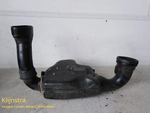 Gebruikte Luchtfilterhuis Peugeot 206 (2A/C/H/J/S) 1.4 XR,XS,XT,Gentry Prijs € 20,00 Margeregeling aangeboden door Fa. Klijnstra & Zn. VOF
