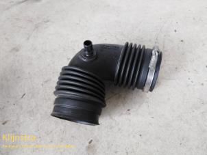 Gebruikte Luchtinlaat slang Peugeot 406 (8B) 2.2 16V Prijs € 39,00 Margeregeling aangeboden door Fa. Klijnstra & Zn. VOF
