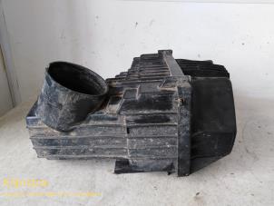 Gebruikte Luchtfilterhuis Peugeot 407 (6D) Prijs op aanvraag aangeboden door Fa. Klijnstra & Zn. VOF